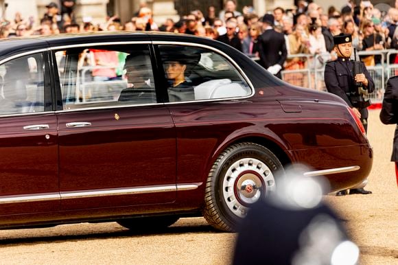 Meghan Markle, duchesse de Sussex - Procession du cercueil de la reine Elizabeth II d'Angleterre de l'Abbaye de Westminster à Wellington Arch à Hyde Park Corner, près du palais de Buckingham, au son de Big Ben et de coups de canon. Londres,  le 19 septembre 2022.