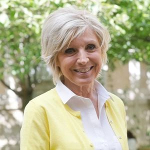 Evelyne Dhéliat (TF1 & LCI) - Les présentateurs météo français donnent le "feu vert" officiel de la 19ème édition du Forum International de la Météo et Climat (FIM) à l'académie du climat (anciennement Mairie du IVe arrondissement) à Paris, France, le 6 mai 2022. © Christophe Clovis / Bestimage