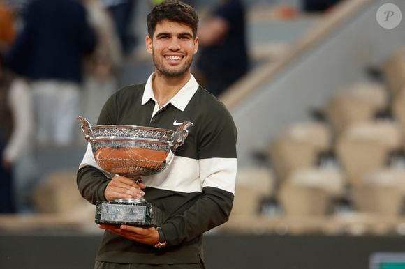 Carlos Alcaraz remporte les internationaux de France de Tennis de Roland Garros 2025 face à J.Sinner à Paris le 8 juin 2025 (Credit Image: © Loic Baratoux/ZUMA Press Wire / Bestimage)