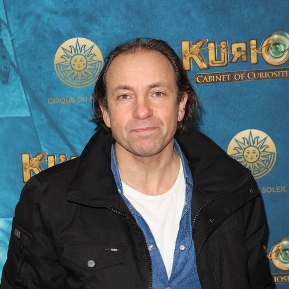 Qui est comme vous le savez un ancien champion de patinage artistique

Philippe Candeloro - Première du spectacle du Cirque du Soleil "Kurios, Cabinet des curiosités" à Chatou. © Coadic Guirec/Bestimage