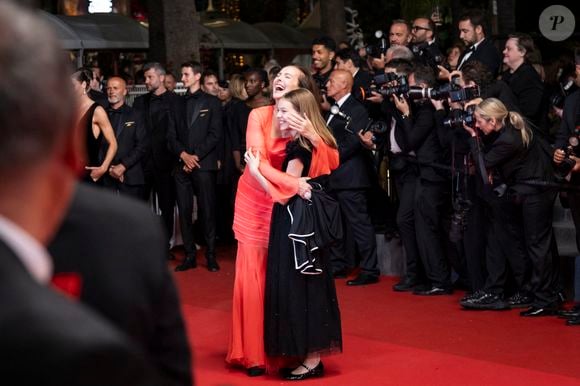 Carole Bouquet et sa petite-fille Darya Rassam - Descente des marches du film « Le comte de Monte-Cristo » lors du 77ème Festival International du Film de Cannes, au Palais des Festivals à Cannes. Le 22 mai 2024
© Olivier Borde / Bestimage