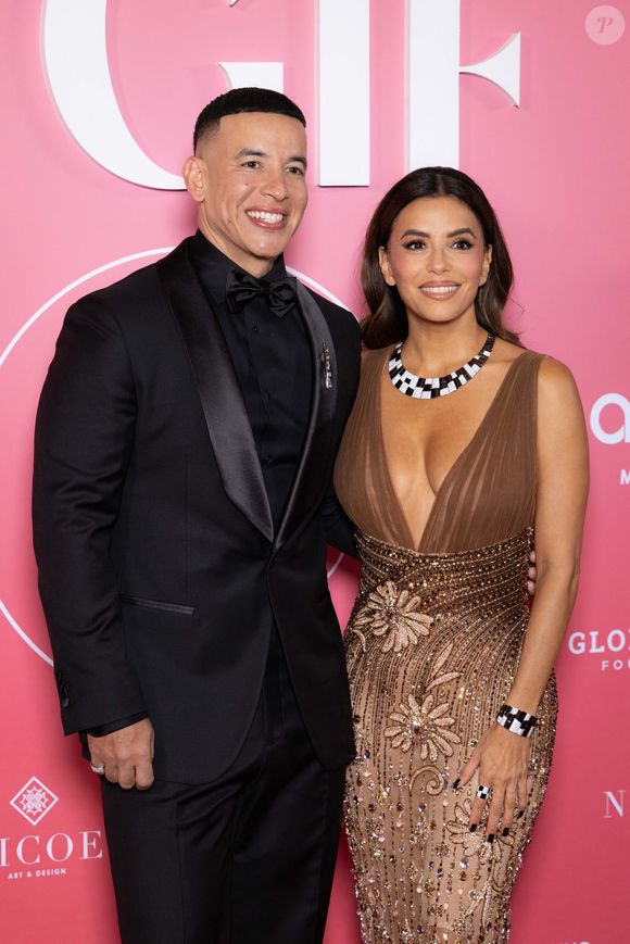 La soirée a également vu Daddy Yankee, surnommé le "roi du reggaeton", honoré pour ses œuvres de bienfaisance.

Daddy Yankee et Eva Longoria assistent au premier Gala Global Gift sponsorisé par « APM Monaco » organisé à Monaco, dans la Salle Empire de l'Hôtel de Paris. © Olivier Huitel/Pool/Bestimage