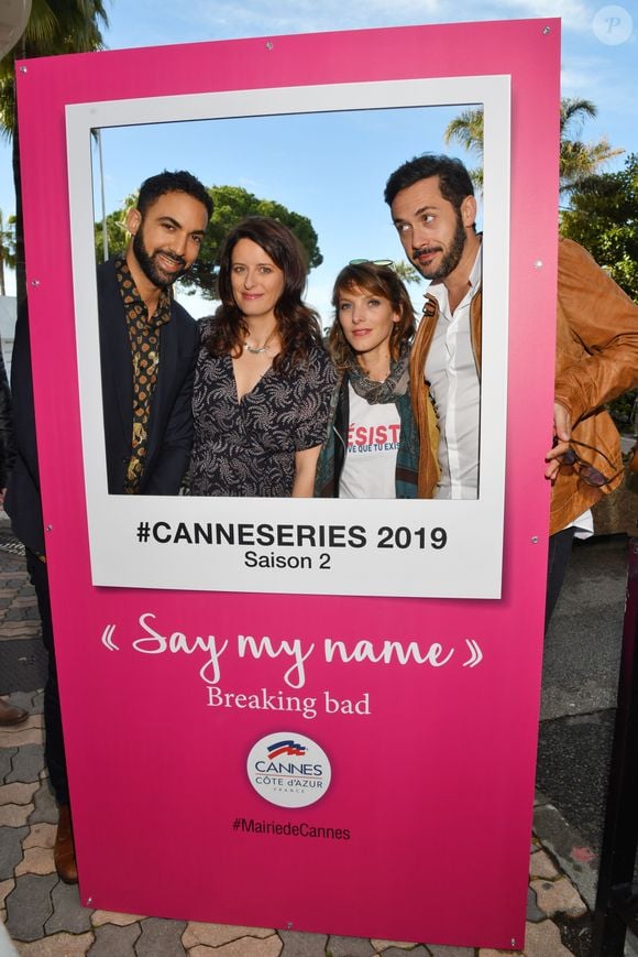 Joakim Latzko, Anne Décis, Elodie Varlet et Emanuele Giogi de la série "Plus Belle La Vie" sur la croisette lors de la 2ème édition du "Canneseries" à Cannes, France, le 7 avril 2019. © Bruno Bébert/Bestimage
