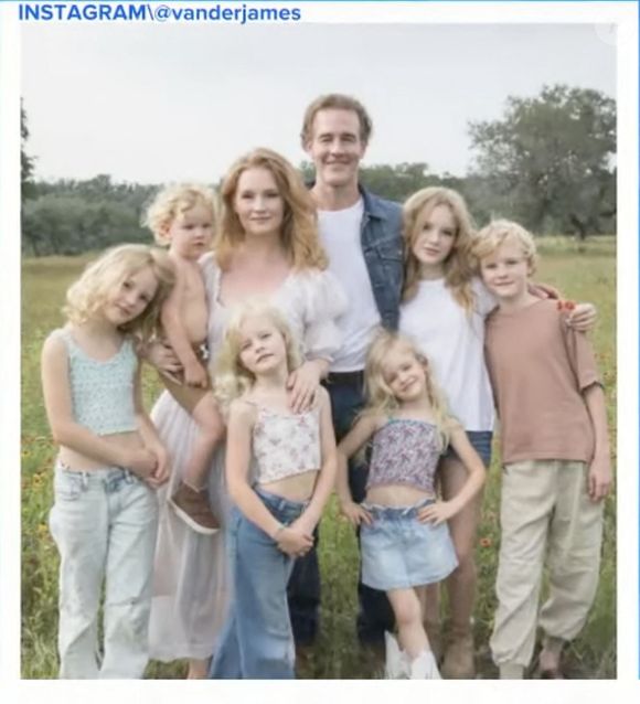 Son épouse Kimberly et leurs enfants ont rejoint le casting sur scène pour chanter le générique culte "I Don’t Want To Wait". 

James Van Der Beek en larmes sur le plateau de l'émission "Good Morning America" à New York, le 3 décembre 2024 @Backgrid UK/ Bestimage