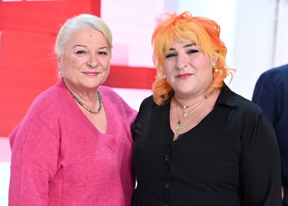 Exclusif - Josiane Balasko et sa fille Marilou Berry - Enregistrement de l'émission "Vivement Dimanche", présentée par M.Drucker et diffusée le 12 décembre sur France 2. Le 19 novembre 2021
© Guillaume Gaffiot / Bestimage
