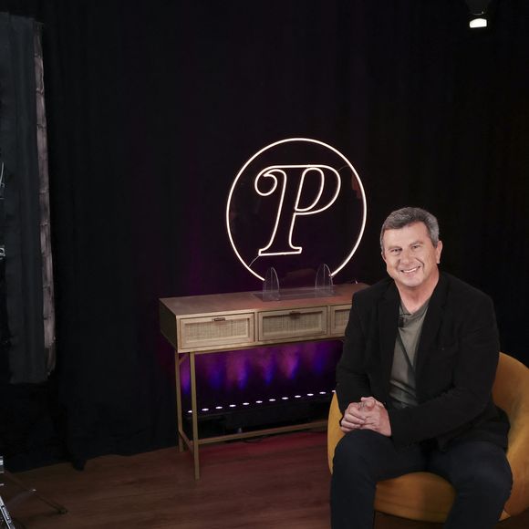 Pascal Bataille en interview pour "Purepeople", avec le format "En privé avec"