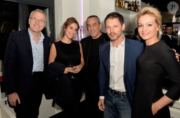 Exclusif - Laurent Ruquier, Léa Salamé, Thierry Ardisson, Marc-Olivier Fogiel et Audrey Crespo-Mara à l'anniversaire de Jacques Sanchez au restaurant Nolita à Paris, le 29 mai 2016. 
© Veeren / Bestimage