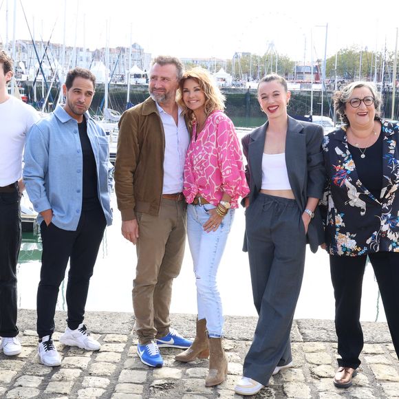 Nouvelle vie pour cet acteur de "Demain nous appartient".

Dimitri Fouque, Samy Gharbi, Alexandre Brasseur, Ingrid Chauvin, Camille Genau et Catherine Benguigui au photocall de la série "Demain Nous Appartient" lors du Festival de la fiction de la Rochelle, France. © Denis Guignebourg/BestImage