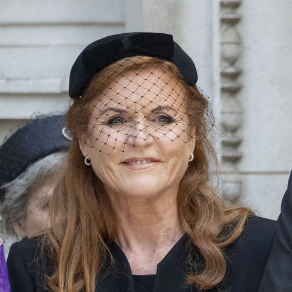 La duchesse de York, Sarah Ferguson, quittant la cathédrale de Westminster après les funérailles de la duchesse de Kent. © GoffPhotos.com
