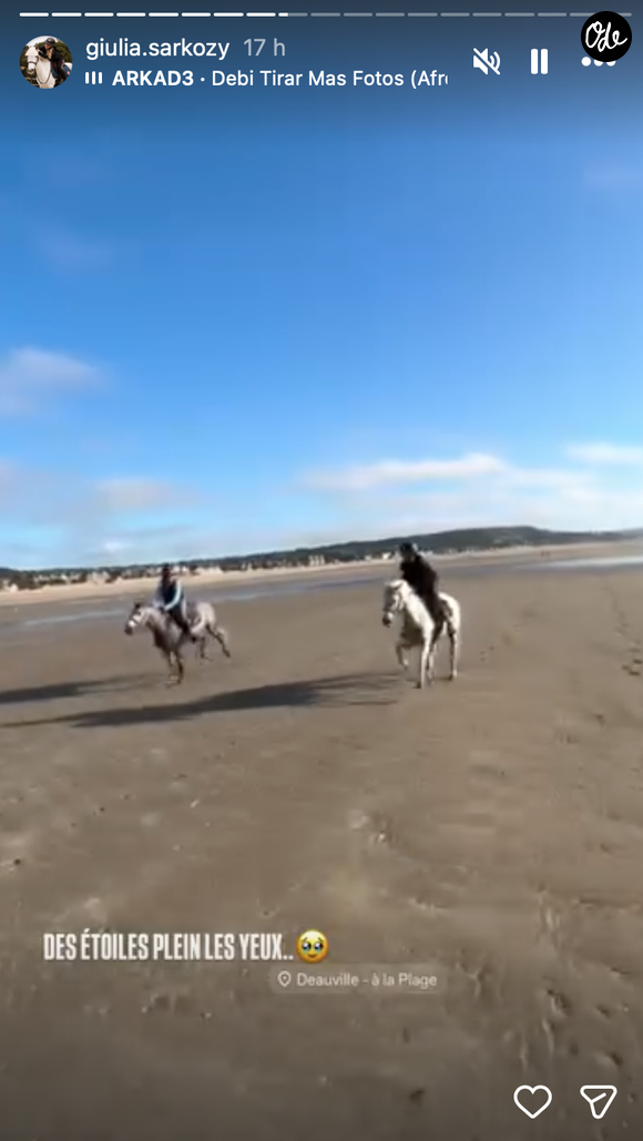 Ces images mettent en valeur les vastes plages et l'atmosphère élégante de la célèbre station balnéaire normande.

Capture Giulia Sarkozy - Instagram