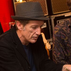 Miossec en showcase à la Fnac de Saint-Lazare, dans le cadre la promotion de son nouvel album "Mammifères". Paris, le 2 juin 2016.