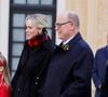 Ce mardi 24 décembre, à quelques heures de Noël, les parents de Jacques et Gabriella ont décidé d'ouvrir leur palais aux caméras pour en dévoiler un peu plus de leur intérieur. 

Le prince Jacques de Monaco, marquis des Baux, La princesse Gabriella de Monaco, comtesse de Carladès, La princesse Charlène de Monaco, Le prince Albert II de Monaco, La princesse Stéphanie de Monaco, Camille Gottlieb - La famille princière de Monaco offre les traditionnels cadeaux de Noël aux enfants monégasques dans la Cour du Palais Princier, le 18 décembre 2024. 

© Claudia Albuquerque / Bestimage