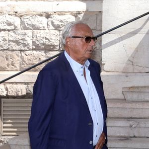 Gérard Louvin lors des obsèques de Philippe Bouvard en l'église Notre-Dame de Bon Voyage à Cannes, le 31 août 2026.
© Chavaroche-Guignebourg / Bestimage