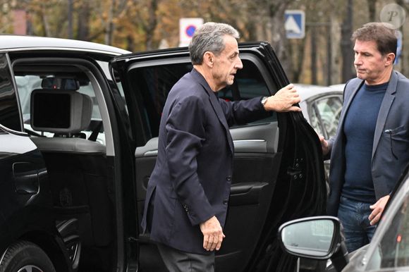 Nicolas Sarkozy et sa femme Carla Bruni vont déjeuner au restaurant Le Flandrin à Paris le lendemain de la sortie de prison de l'ancien président le 11 novembre 2025. Photo par Agence / Bestimage