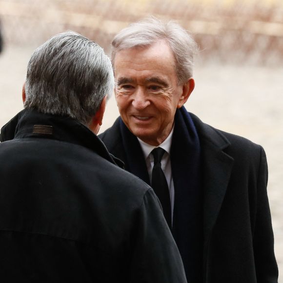 Son exigence et son expertise continuent d'impressionner ses enfants. 


Exclusif - Ernest-Antoine Seillière, Bernard Arnault - Obsèques de Yvon Gattaz (ancien président du Conseil national du patronat français (CNPF), l’ancêtre du MEDEF) en la Cathédrale Saint-Louis-des-Invalides à Paris le 17 décembre 2024. © Christophe Clovis/Bestimage