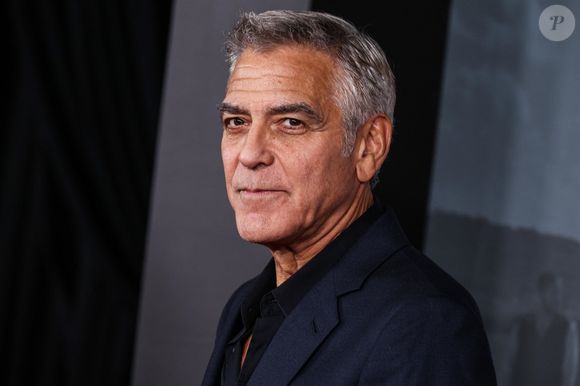 L'acteur de 64 ans a aussi déjà "facilité l'arrivée d'un cinéma privé flambant neuf" qu'il a inauguré en personne le 7 novembre 2024.

Hollywood, CA Los Angeles Premiere Of Netflix's 'Jay Kelly' held at The Egyptian Theatre Hollywood on November 11, 2025 in Hollywood, Los Angeles, California, United States.



Sur la photo : George Clooney