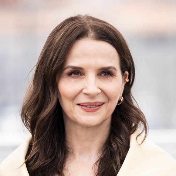 Juliette Binoche, présidente du jury - Photocall du jury des longs métrages lors du 78ème Festival International du Film de Cannes, le 13 mai 2025. 
© Jacovides / Moreau / Bestimage