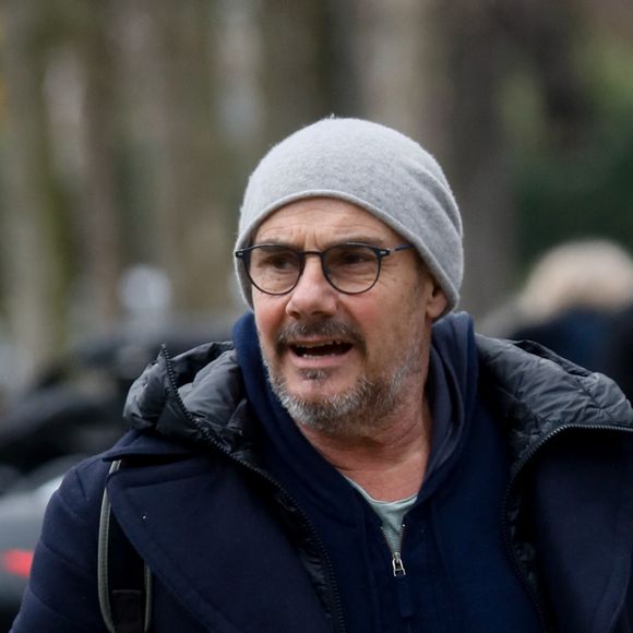 Bernard Campan - Arrivées à l'enregistrement de l'émission "Vivement Dimanche" présentée par M. Drucker qui sera diffusée le 24 mars 2024 sur France 3, au Studio Gabriel à Paris, France, le 13 mars 2024. © Christophe Clovis / Bestimage