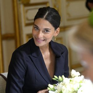 Tatiana Silva présente la météo sur la première chaîne.

L'animatrice de télévision belge Tatiana Silva lors déjeuner de travail avec les acteurs français et belges de l'industrie créative et culturelle à l'Hôtel de Ville de Paris, France. © Didier Lebrun/Pool/Photonews/Bestimage