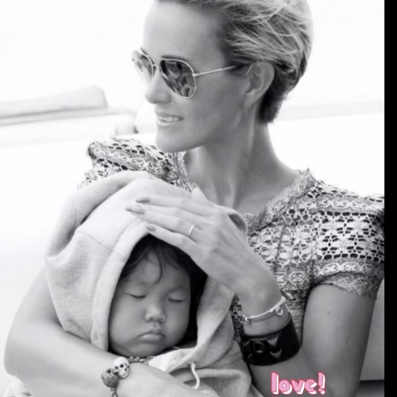 Elle y rend hommage à sa cadette en évoquant leur lien fort et les épreuves traversées ensemble

Capture d'écran de la story Instagram de Læticia Hallyday.