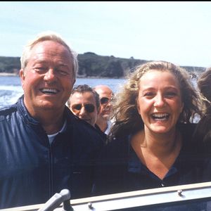 Jean-Marie Le Pen et ses filles Marine et Marie-Caroline en bateau à la Trinité sur Mer en 1987.