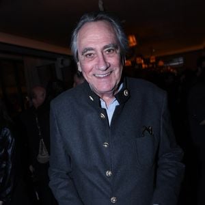 Après cet accident, Philippe Lavil a décidé d'adopter une nouvelle philosophie de vie, celle de savourer chaque instant.

Philippe Lavil - Inauguration de l'hôtel "L'aventure" situé face à l'Arc de Triomphe, avenue Victor Hugo à Paris le 27 janvier 2026. © Rachid Bellak/Bestimage
