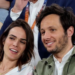 Vianney n'est pas du genre à s'étaler sur sa vie privée, mais en interview, le chanteur s'est laissé aller à des confidences sur sa famille recomposée.

Le chanteur Vianney et sa femme Catherine Robert en tribunes lors des Internationaux de France de Tennis de Roland Garros, à Paris, France. © Jacovides-Moreau/Bestimage