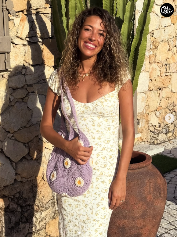Depuis sa première fois, il est clair que sa vie a bien changé, étant aujourd'hui mariée à un footballeur et mère de leurs deux enfants.

Camille Schneiderlin sur instagram