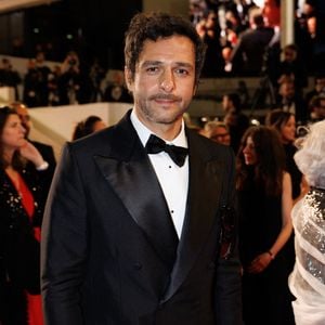 Son compagnon et père de sa fille, Mia, née le 1er août 2018, a récemment brillé à Cannes puisqu'il avait signé la musique du film Karma de Guillaume Canet. Une grande consécration pour le chanteur.

Yodelice (Maxim Nucci) - Descente des marches du film « Karma » lors du 79ème Festival International du Film de Cannes, le 15 mai 2026. © Jacovides-Moreau / Bestimage