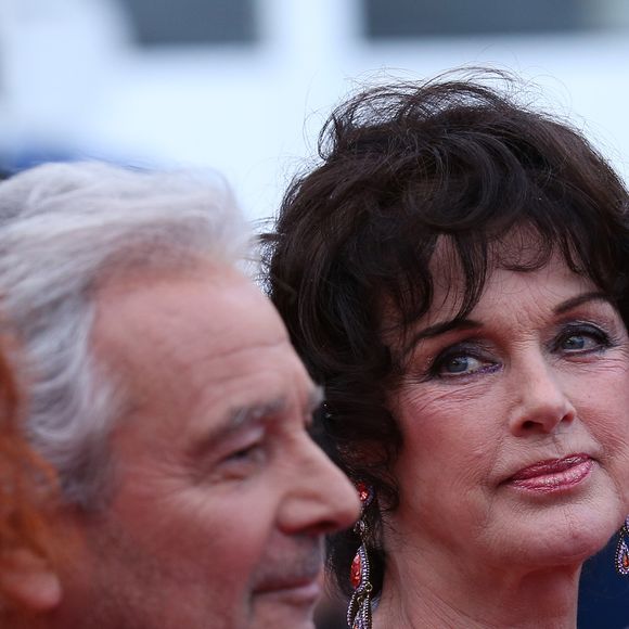 Anny Duperey publie un nouveau livre, "Respire, c’est de l’iode", dans lequel elle évoque sa vie personnelle et amoureuse.

Sabine Azema, Pierre Arditi et Anny Duperey à Cannes