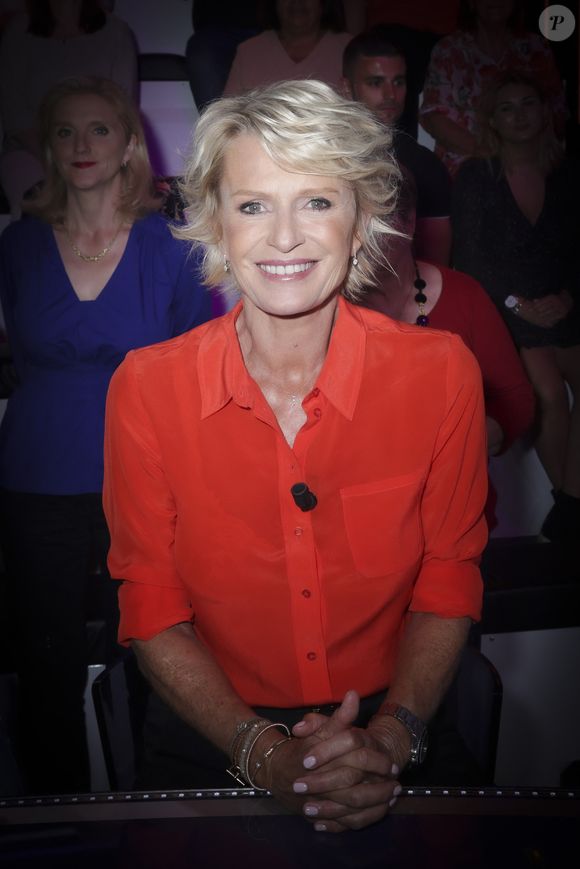 Sophie Davant - Sur le plateau de l'émission TPMP (Touche Pas à Mon Poste) présentée en direct par C.Hanouna et diffusée sur C8 - Paris le 07/09/2023 - © Jack Tribeca / Bestimage