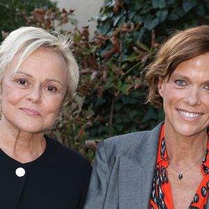 Muriel Robin et Anne Le Nen lors de l'inauguration du jardin des ambassadeurs Line Renaud à Paris le 2 octobre 2023. © Coadic Guirec / Bestimage