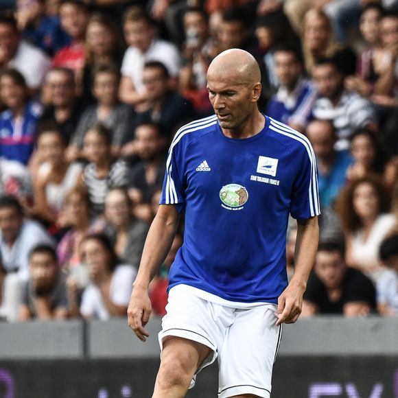 Zinédine Zidane - Les champions du monde de 98 ont défié les rugbymen du Stade toulousain lors d'une rencontre caritative pour l’association de Pascal Olmeta "Un sourire, un espoir pour la vie" sur la pelouse du stade Ernest Wallon à Toulouse, France, le 10 juillet 2017. © Agence/Bestimage