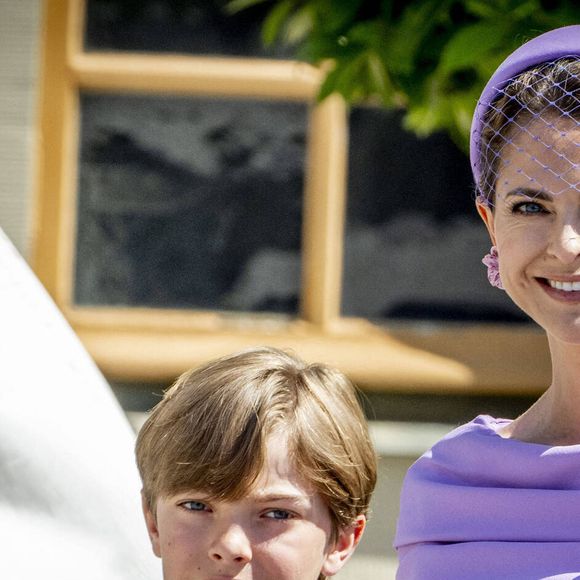 Pour marquer cette étape importante dans la vie de son fils, la princesse Madeleine de Suède a publié un tendre message sur son compte Instagram à destination de son fils.

Baptême de la princesse Inès en l'église du château de Drottningholm sur l'île de Lovön, le jour des noces d'étain du prince Carl Philip de Suède et de la princesse Sofia (Hellqvist) de Suède, le 13 juin 2025. 

© Dana Press / Bestimage