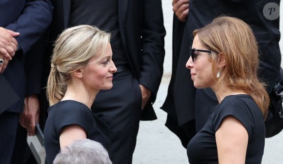 Léa Salamé, Audrey Crespo-Mara - Sorties des obsèques de Thierry Ardisson en l’église Saint-Roch de Paris, France, le 17 juillet 2025.  © Clovis-Jacovides/Bestimage