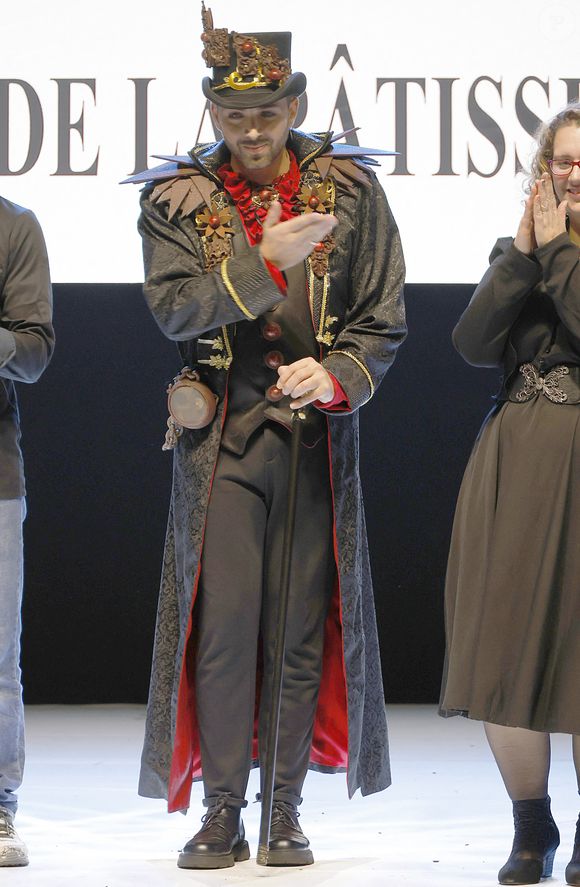 Sébastien Agius - Pour célébrer ses 30 ans, le Salon du Chocolat de Paris réinvente son mythique défilé de robes en chocolat autour d’une thématique inédite : la Comédie Musicale, à Paris mardi 28 octobre 2025. © Christophe Aubert via Bestimage