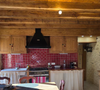 Dotée de 3 chambres et 2 salles de bain, elle peut accueillir 6 personnes. Elle possède une pièce de vie avec cuisine équipée, une piscine, une terrasse avec plancha

La maison de Jade