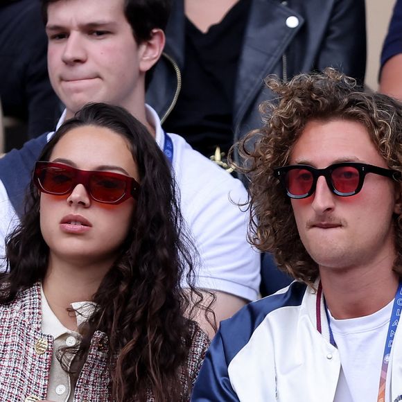 Joalukas Noah et sa sœur Jenaye Noah dans les tribunes lors des Internationaux de France de Tennis de Roland Garros 2025. Paris, le 26 mai 2025. © Jacovides-Moreau/Bestimage