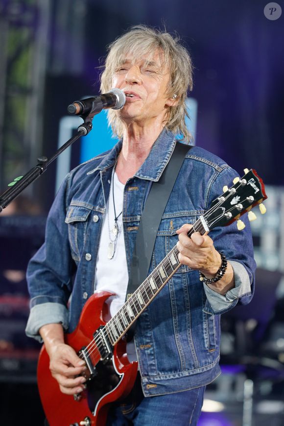 Concert de Jean-Louis Aubert pour l'inauguration de la Maison de la Radio et de la Musique en extérieur à Paris le 16 juin 2021. Crédit Christophe Clovis / Bestimage
