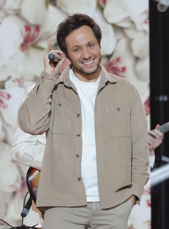Vianney se mobilise pour la 38ème édition du Téléthon dans les studios de France 2 à Paris, le 29 novembre 2024.

© Coadic Guirec / Bestimage