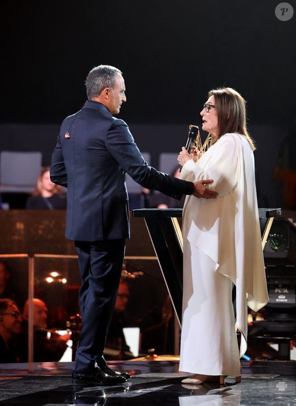 Nana Mouskouri (Victoire d'honneur) et Nikos Aliagas à la cérémonie des 41èmes Victoires de la Musique à la Seine Musicale à Boulogne-Billancourt le 13 février 2026.

© Jacovides / Moreau / Bestimage