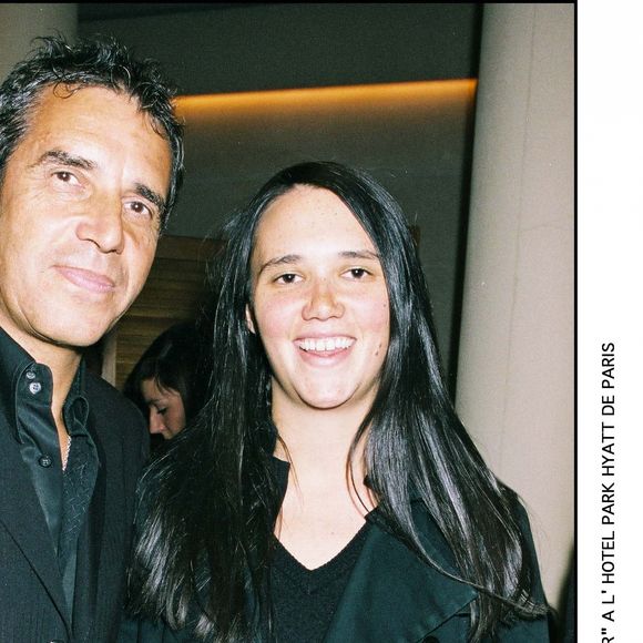 Julien Clerc et sa fille Jeanne à l'hôtel Park Hyatt de Paris le 29 octobre 2003
BERTRAND RINDOFF PETROFF / BESTIMAGE
