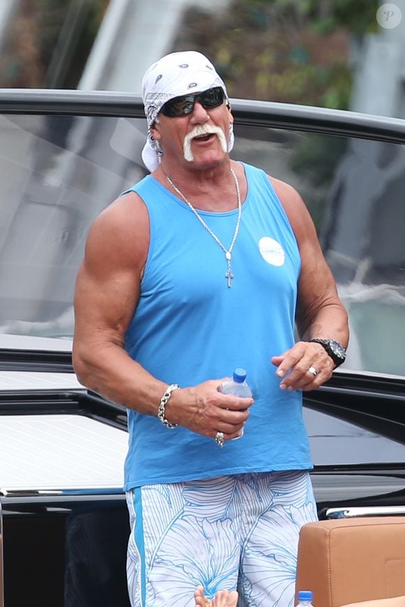 Hulk Hogan et Jennifer McDaniel passent la journée à bord du SS Groot avec Dave Grutman et Chris Paciello à Miami le 22 Avril 2016. © CPA/Bestimage