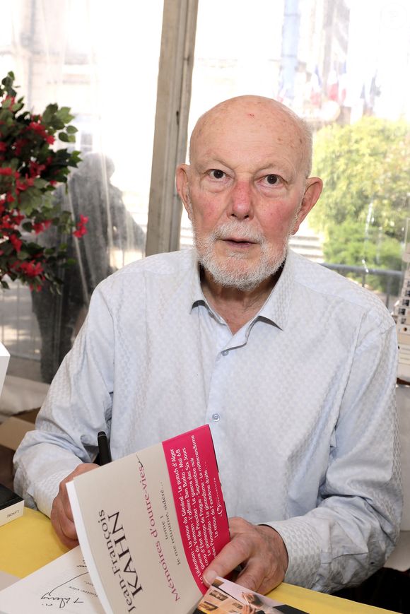 Jean-Francois Kahn au 34ème Salon du Livre à Cosne-Cours-sur-Loire, le 28 mai 2022.
© Cédric Perrin/Bestimage