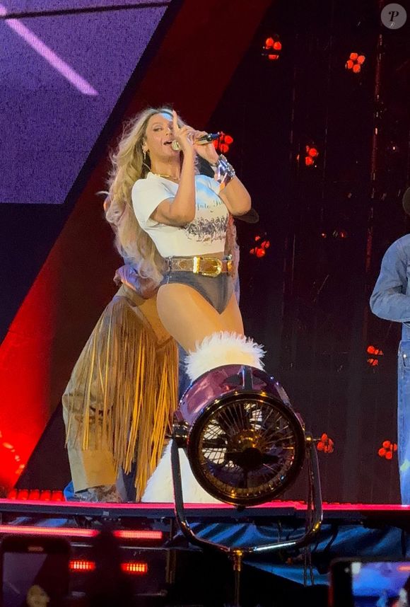 Beyoncé en concert au Stade de France avec son "Cowboy Carter Tour". Paris, le 19 juin 2025. © Backgrid UK/ Bestimage