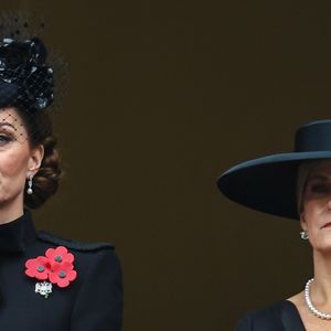 Catherine Kate Middleton, princesse de Galles et Sophie Rhys-Jones duchesse d'Edimbourg honorent les disparus des deux guerres mondiales lors de la cérémonie Remembrance Sunday ( Dimanche du souvenir ) au Cénotaphe à Londres. John Rainford/IPA-Pool