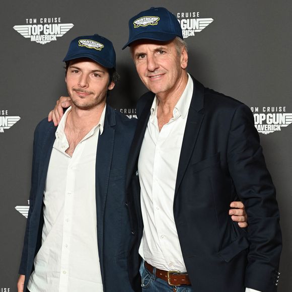 Marié à Anne de Savignac, Bernard de la Villardière est le père de quatre enfants : Caroline, née en 1987, Marc, né en 1988, Rémy, né en 1992, et Nicolas, né en 1993.

Bernard de La Villardière avec son fils Nicolas - Avant-première du film "Top Gun Maverick" à l'UGC Normandie à Paris le 19 mai 2022. © Coadic Guirec/Bestimage
