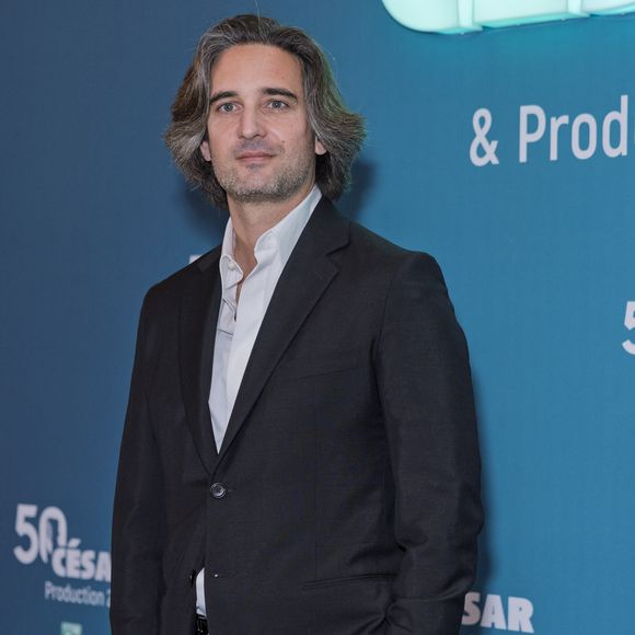 Dimitri Rassam - Photocall du "Dîner César & Production 2025" à l’InterContinental Paris-Le Grand à Paris, le 17 février 2025.
En cette occasion, le Prix Daniel-Toscan-du-Plantier a été décerné à Muriel Meynard.
Cette distinction, soutenue par BNP Paribas, récompense chaque année la productrice ou le producteur, qui par son travail et sa détermination, a le plus marqué l'année cinématographique écoulée.
Le collège électoral est composé des 176 membres de l’Assemblée Générale de l’Association pour la Promotion du Cinéma, ainsi que de tous les artistes et techniciens ayant fait l’objet d’une nomination pour les César depuis 2008 (année de création du prix), soit un collège total de 1 802 votants.
© Olivier Borde/Bestimage