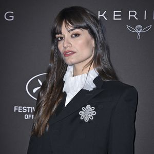 Clara Luciani - Photocall du dîner "Women In Motion, Kering", Place de la Castre lors du 78ème Festival International du Film de Cannes le 18 mai 2025. © Olivier Borde/Bestimage