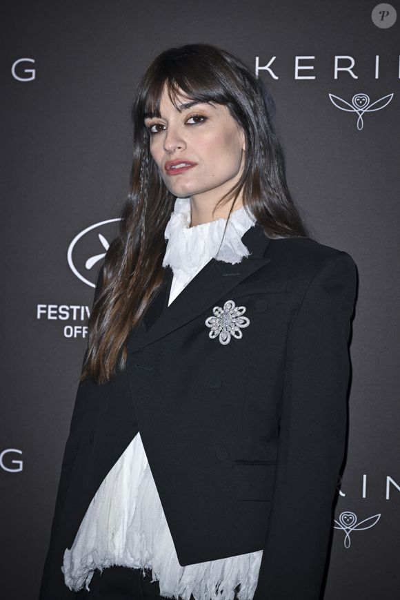 Clara Luciani - Photocall du dîner "Women In Motion, Kering", Place de la Castre lors du 78ème Festival International du Film de Cannes le 18 mai 2025. © Olivier Borde/Bestimage